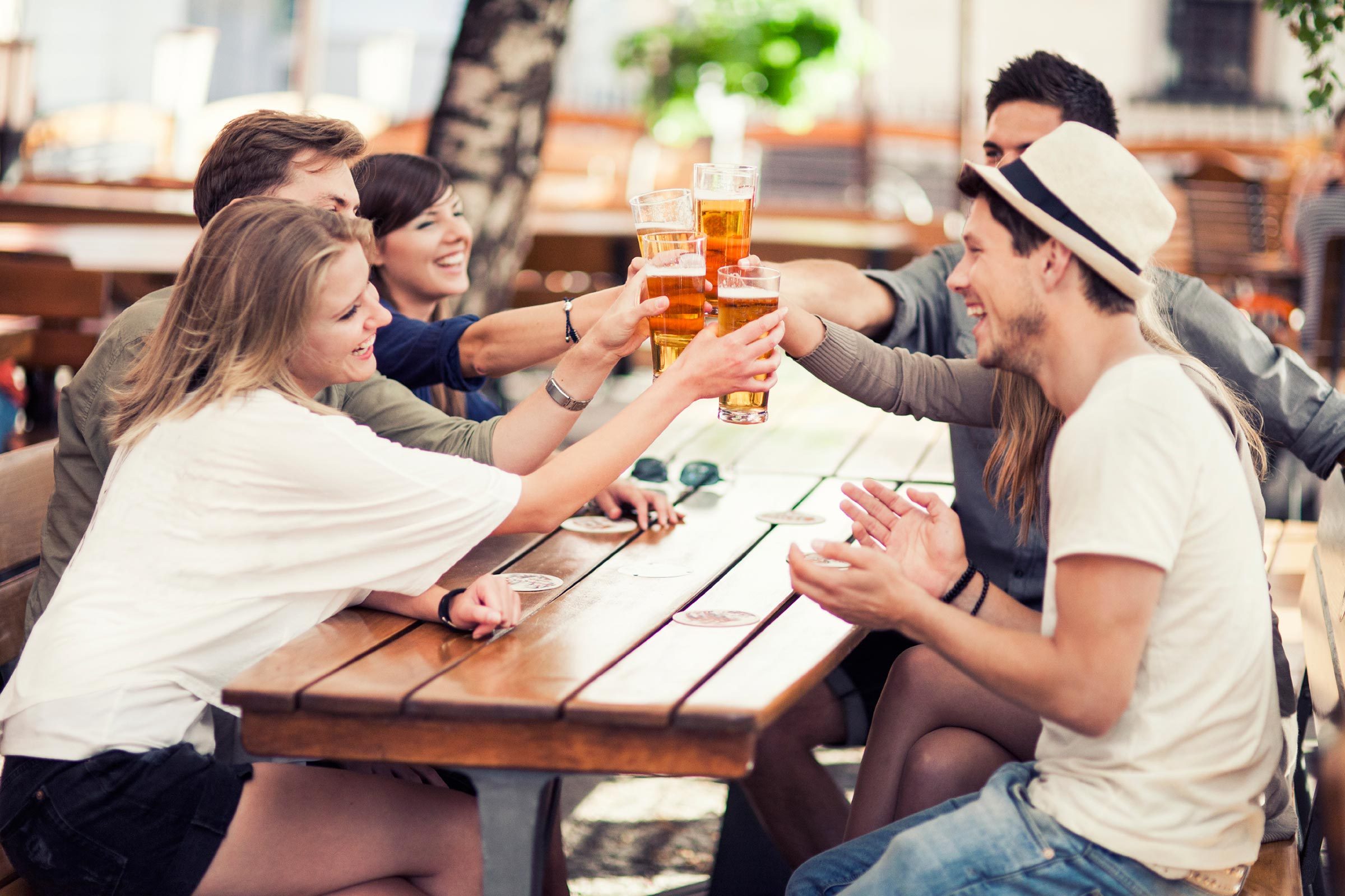 Friends drinking beer