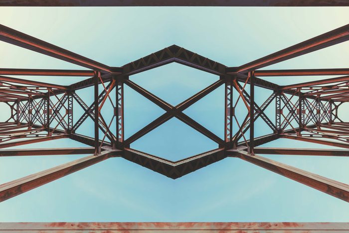 Top view of a symmetrical bridge.