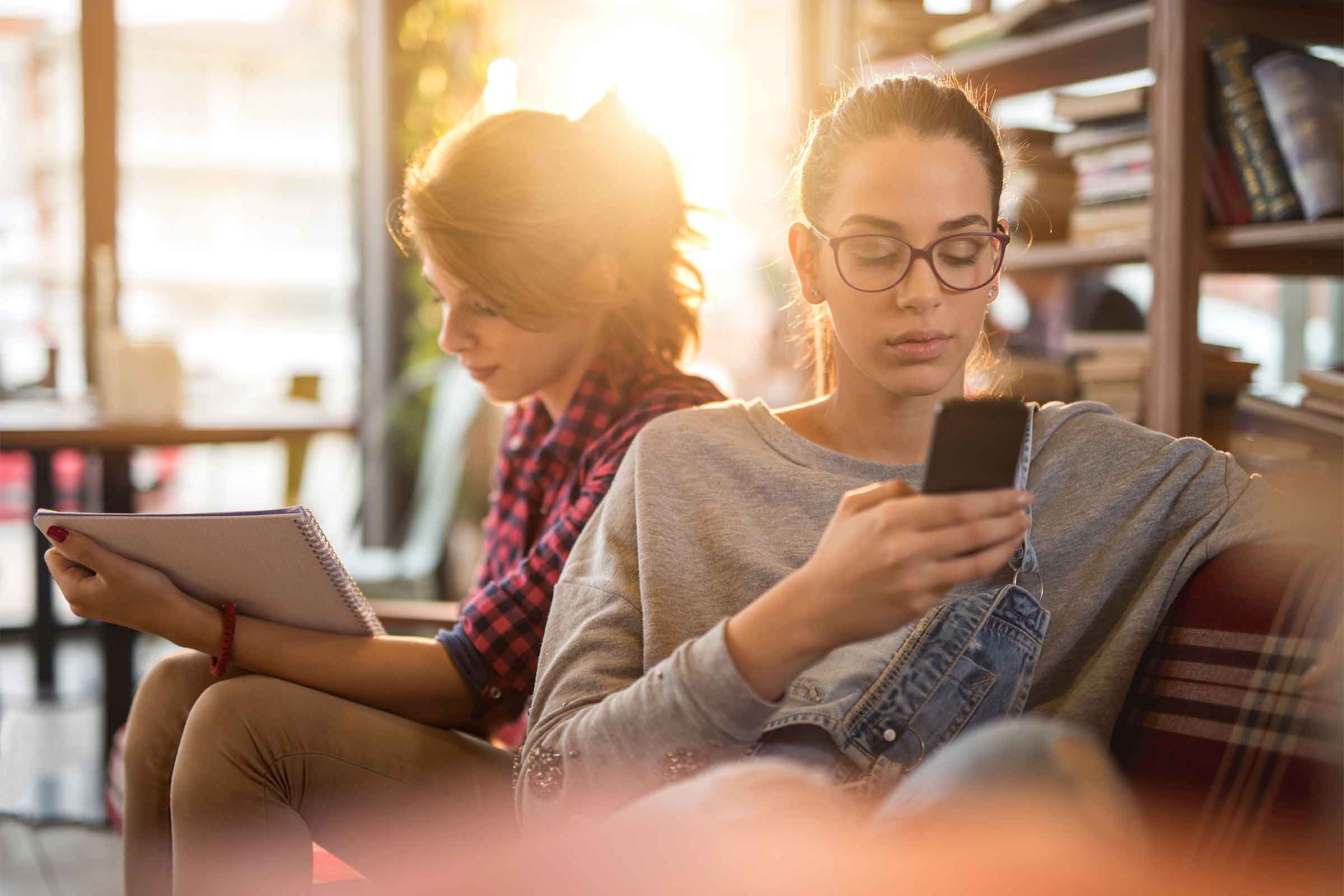 people reading and on phone