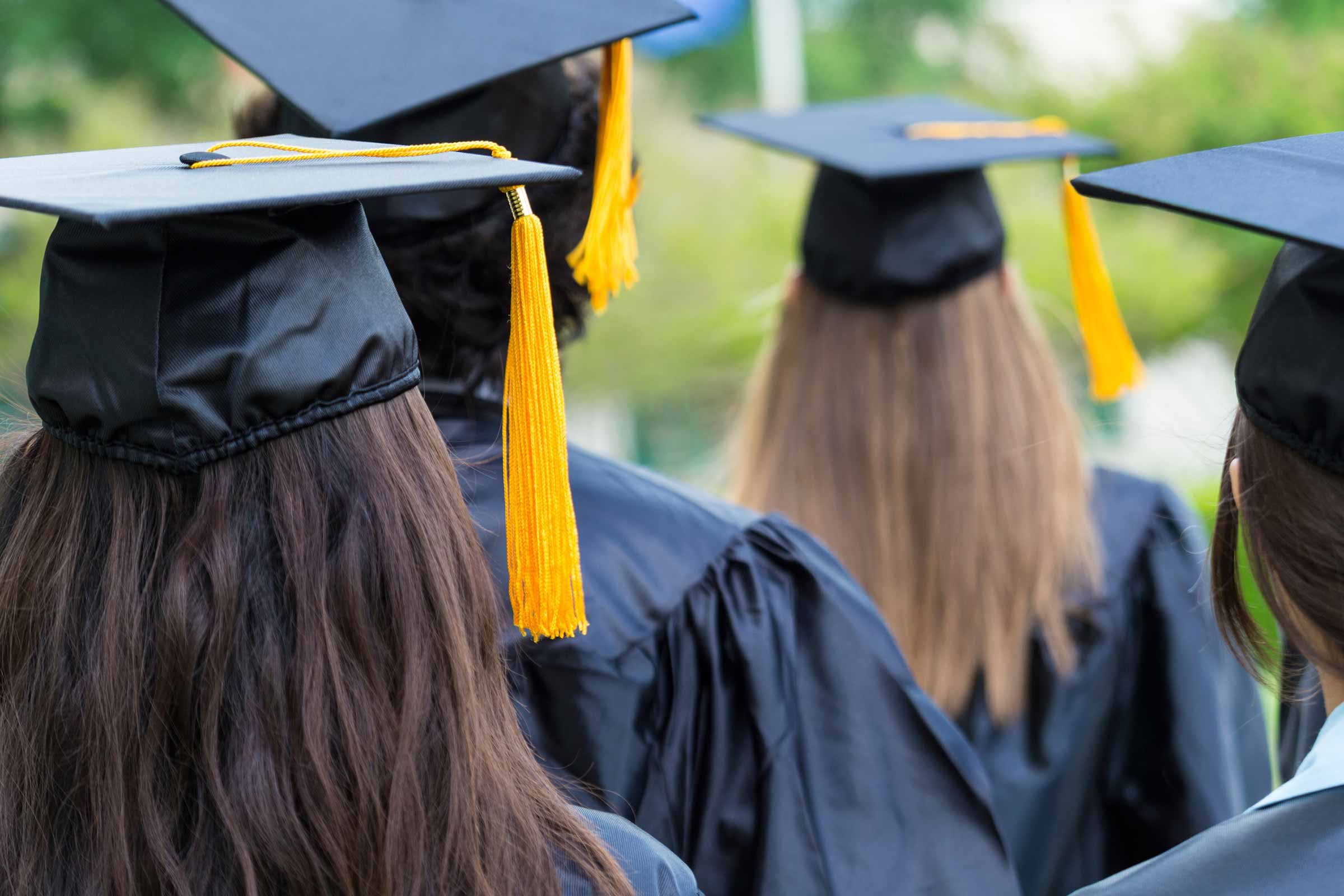 03-graduate-ex-smokers-reveal-what-helped-them-quit
