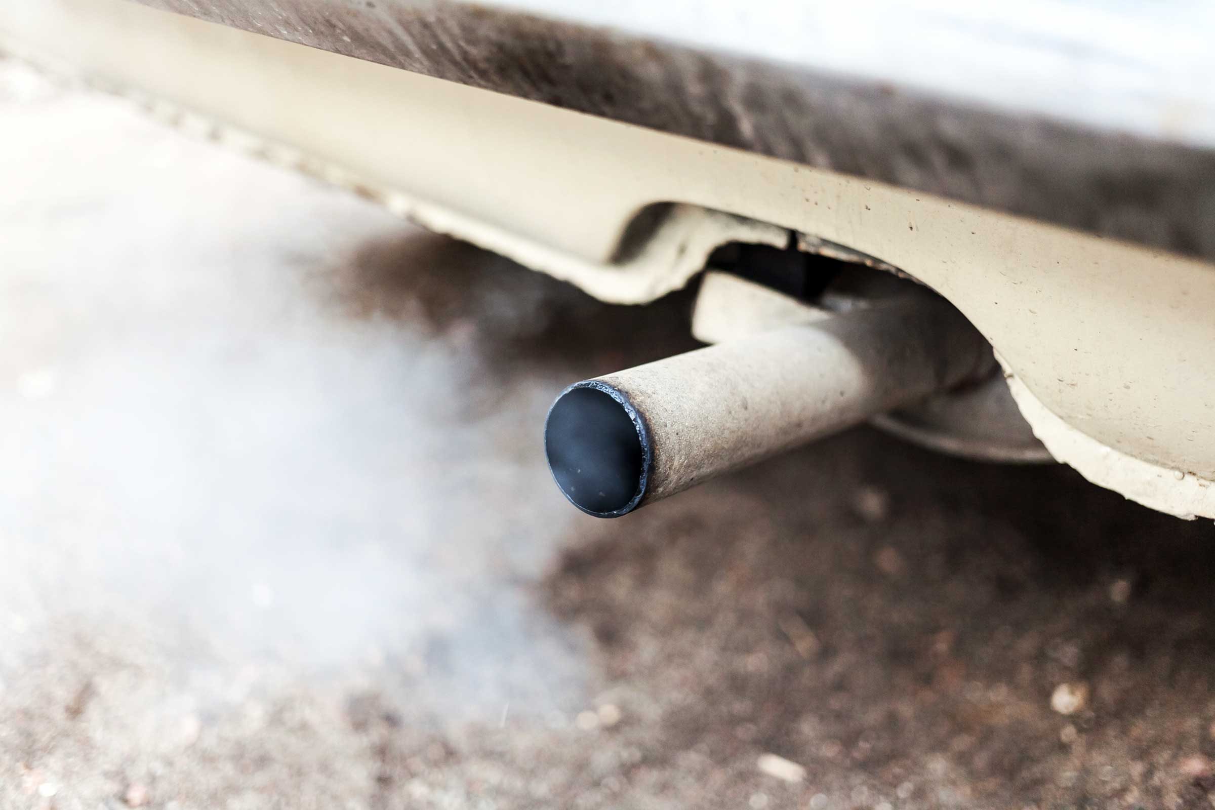 car's exhaust pipe 