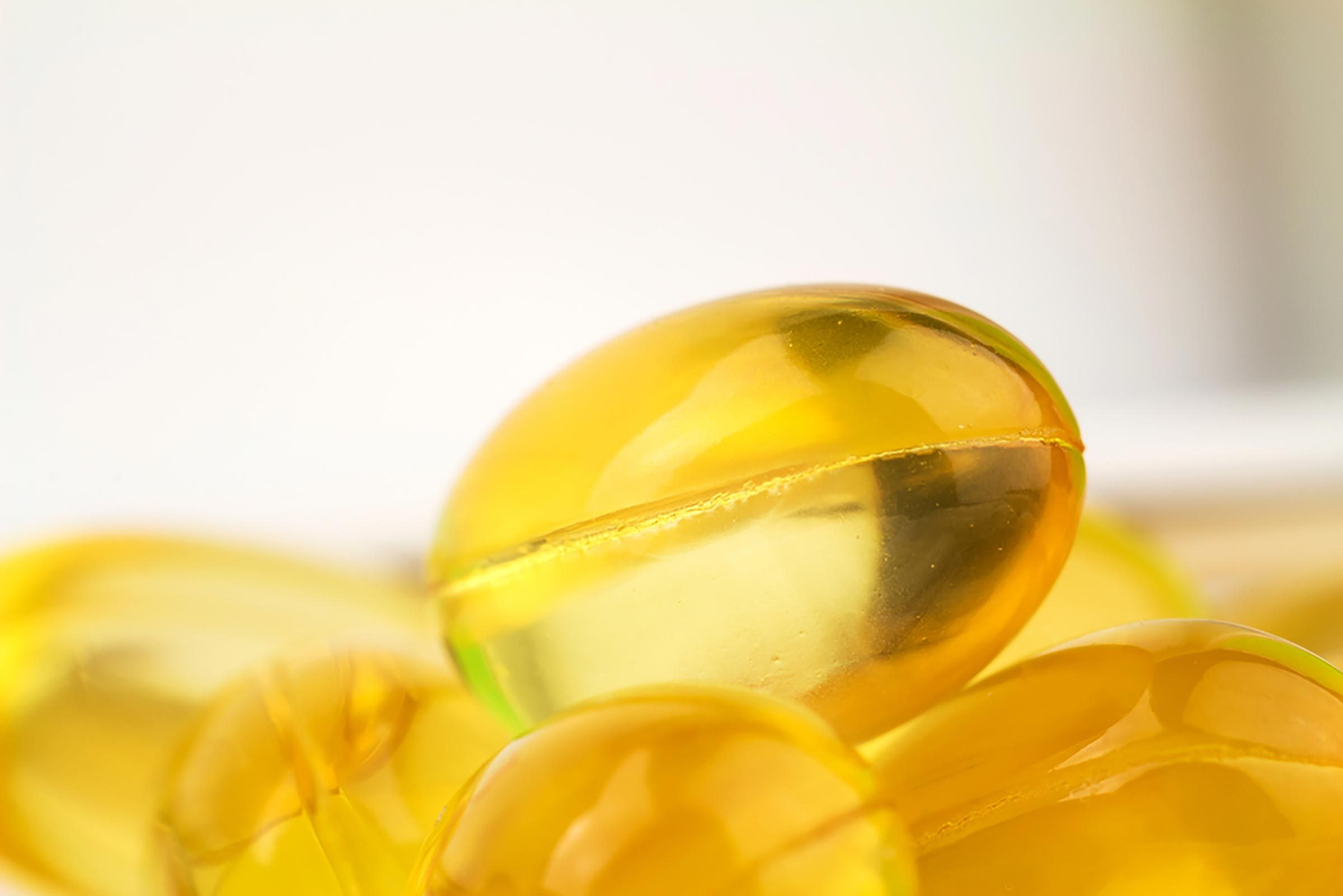 yellow vitamin E pills