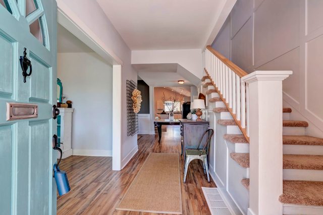 02-hall-Don't Let Your Home Make Your Fall Allergies Worse_474004279-Artazum