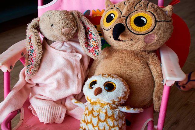 06-kids-Don't Let Your Home Make Your Fall Allergies Worse_443328790-Ron-Zmiri