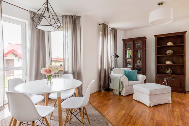 09-every-room-Don't Let Your Home Make Your Fall Allergies Worse_530195527-Photographee.eu