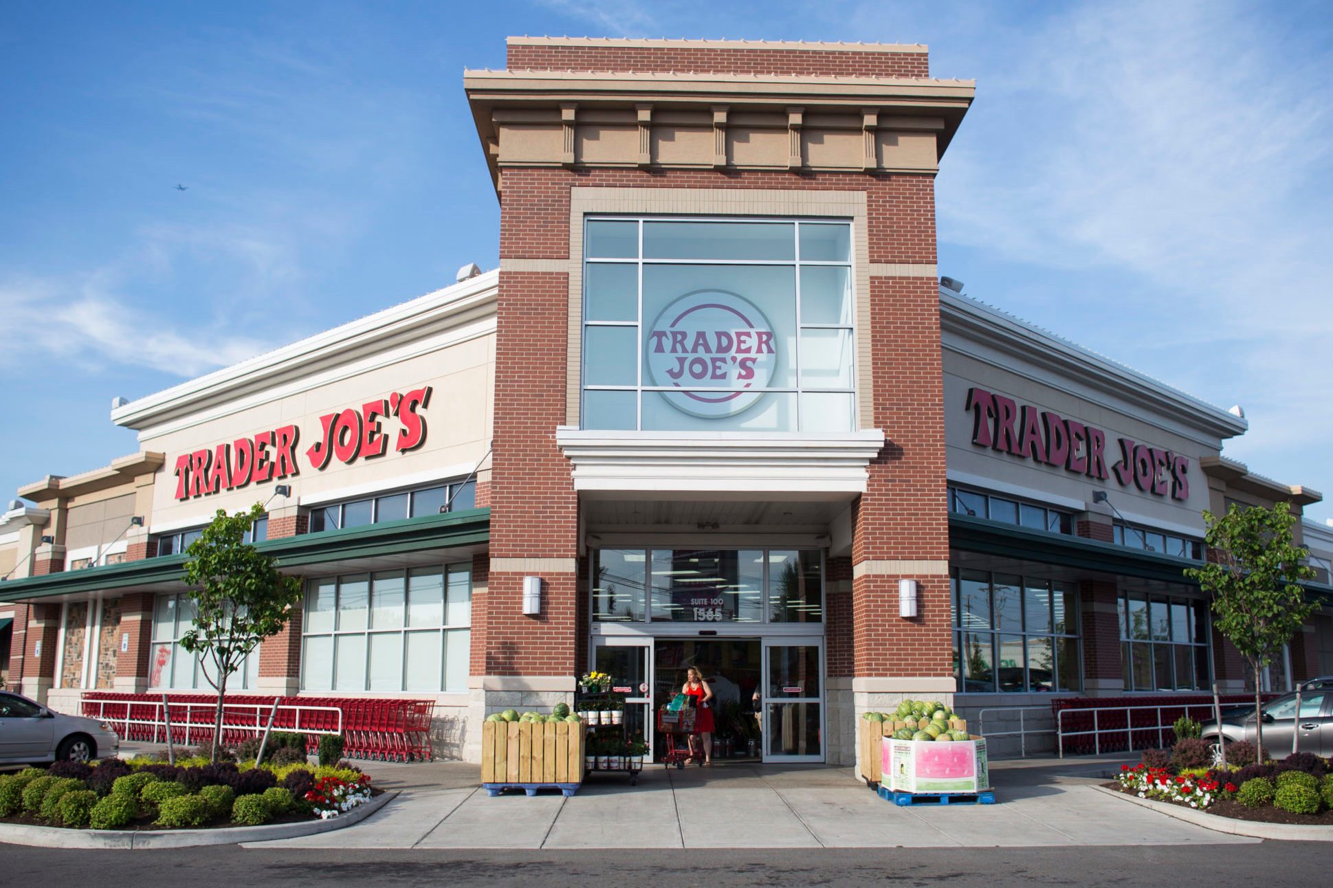 trader joe's exterior