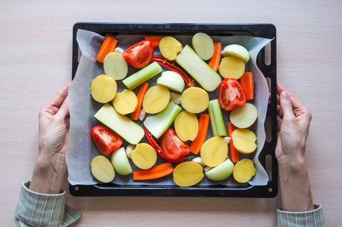 Cut vegetables before baking in the oven.