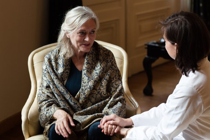 doctor talking to patient with dementia