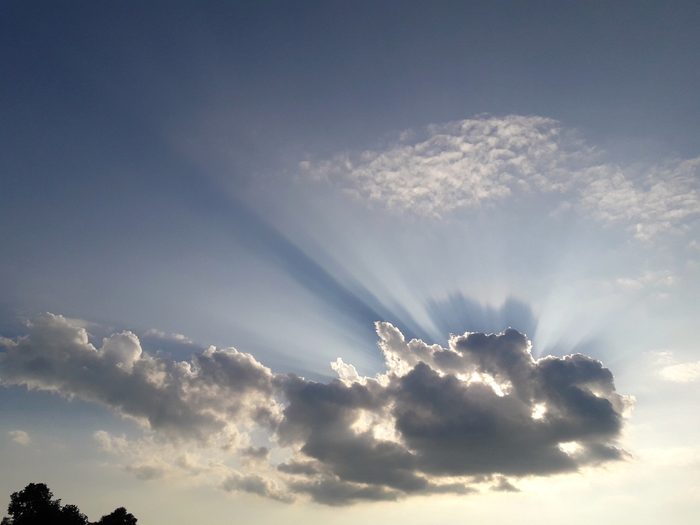 beautiful afternoon clouds blocking the sun