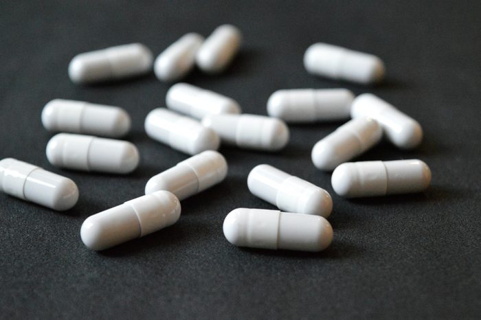 Pharmaceutical products, tablets, capsules white.