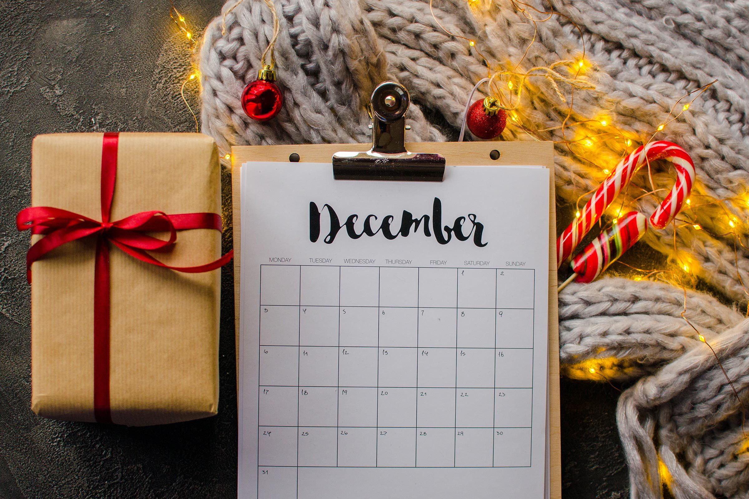 December calendar page with presents