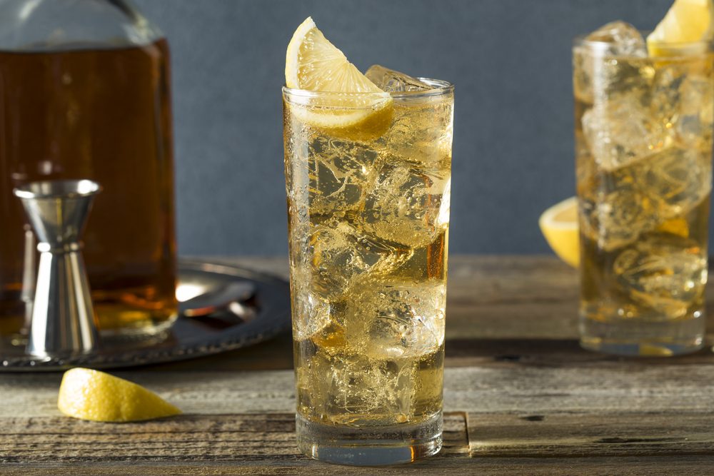 Whiskey Highball with Ginger Ale and Lemons