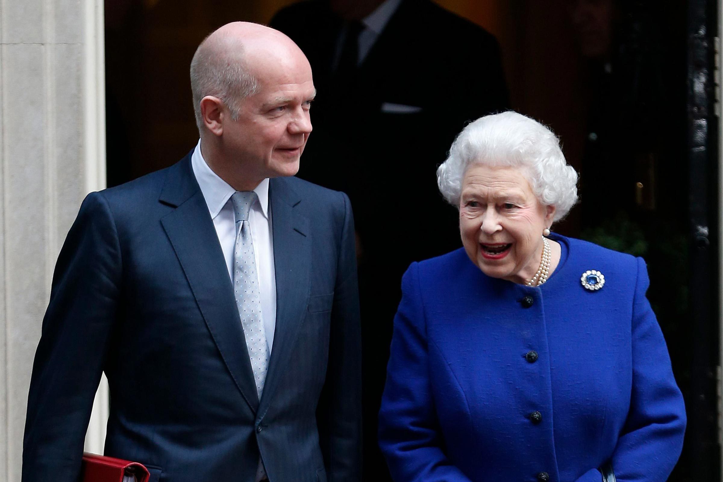 Britain Queen in Cabinet