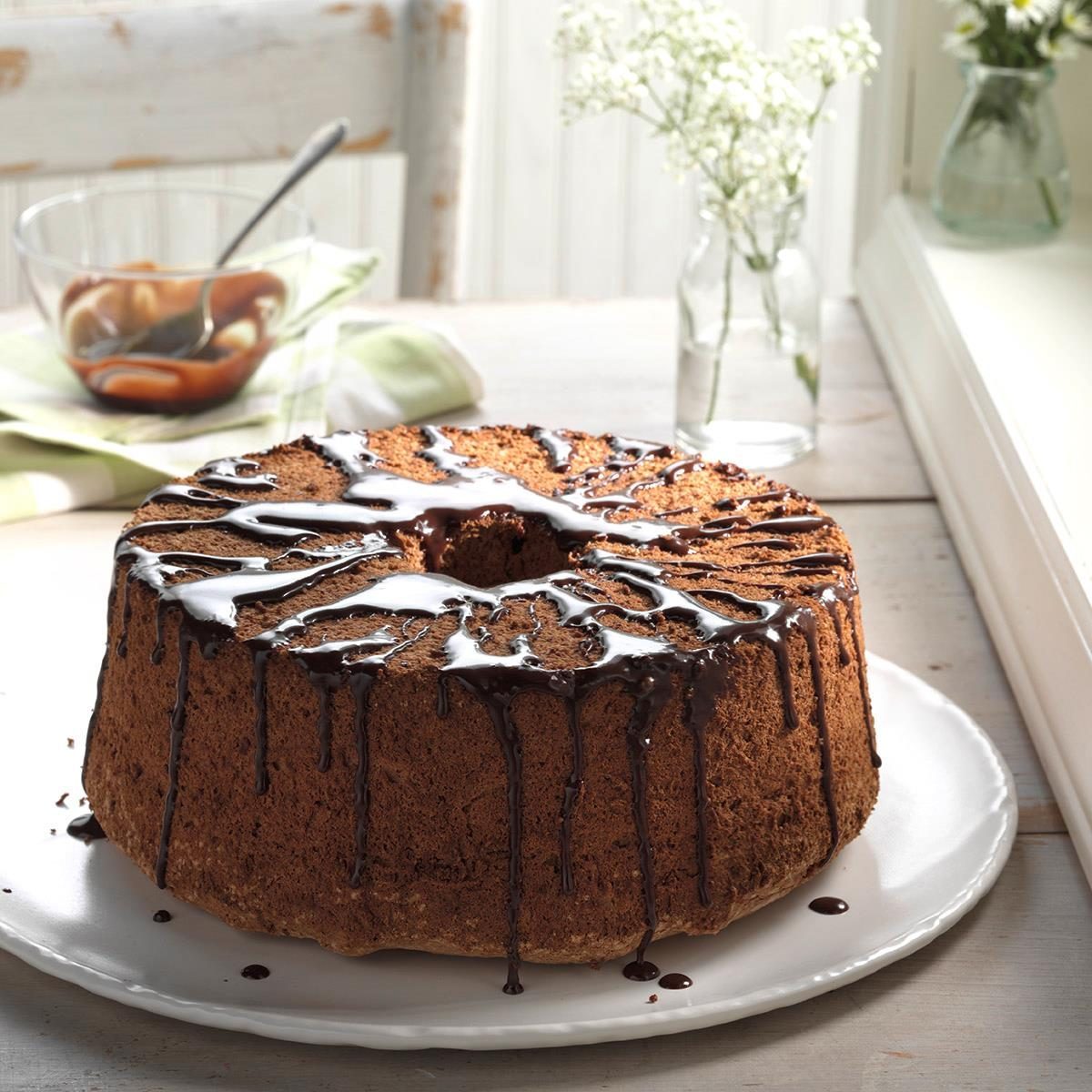 Glazed Chocolate Angel Food Cake Exps Hc17 32987 D11 02 6b 5