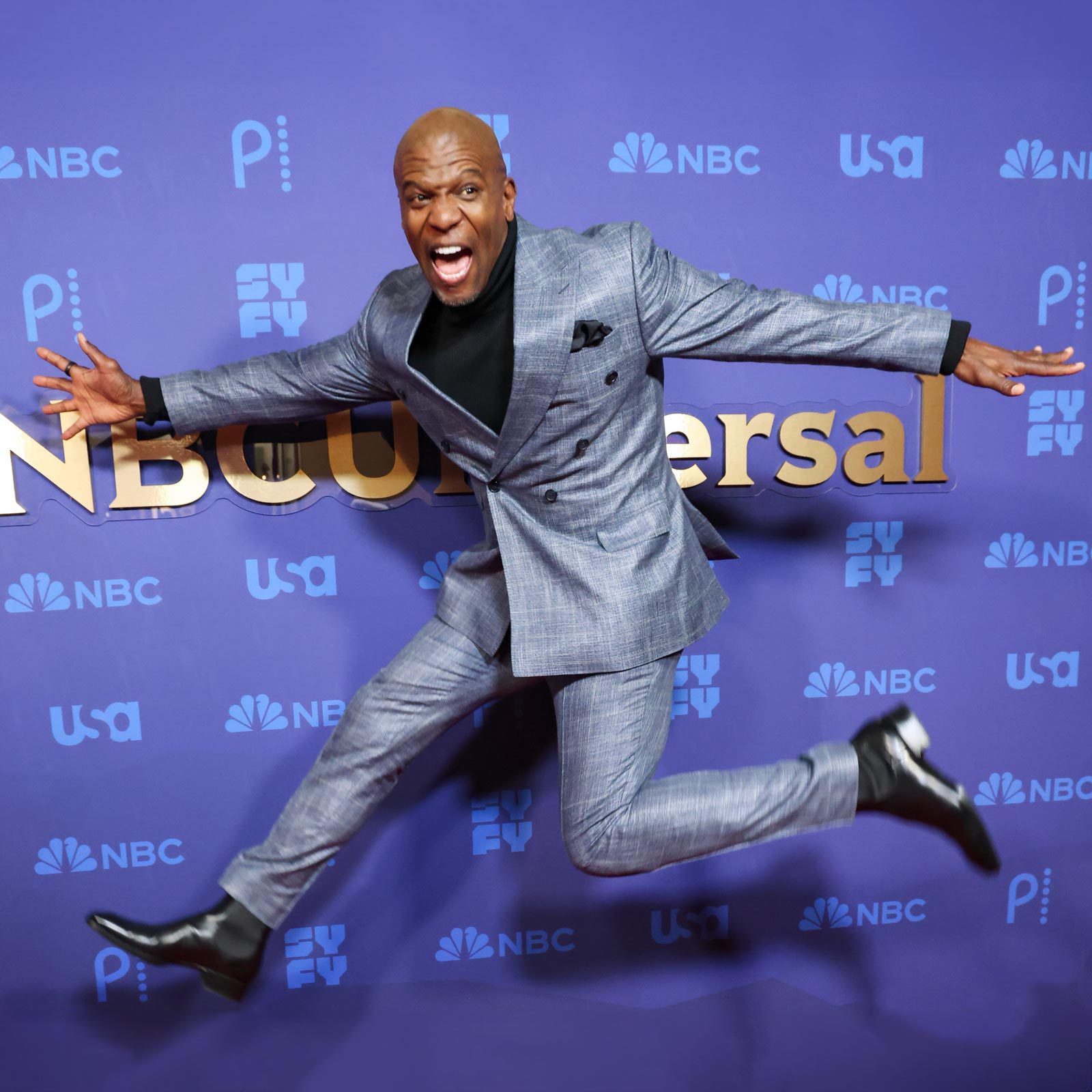 Terry Crews jumping