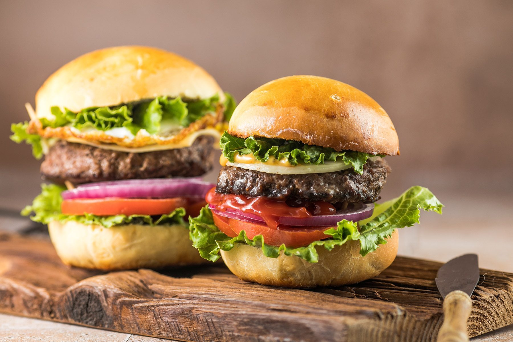 What’s The Healthiest Burger Gettyimages 1497535355